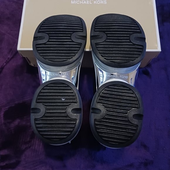 Michael Kors Olympia Knit Bootie - Picture 5 of 11